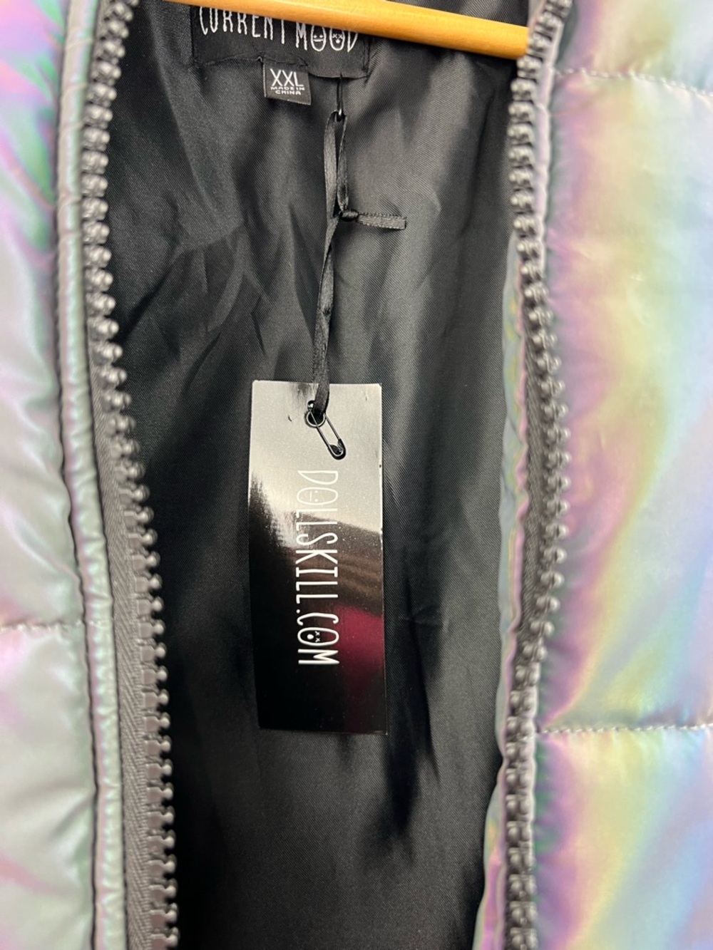 NWT Dolls Kill Current Mood XXL Iridescent Horned Puffer Jacket - Picture 6 of 9
